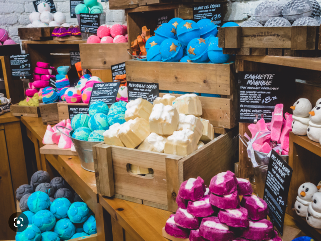 The Naked packaging initiative by Lush